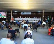 O chefe da Casa Civil Guto Silva e o secretário estadual do Desenvolvimento Sustentável e Turismo, Márcio Nunes, participaram, em Carlópolis, do evento de Governança de Angra Doce, que busca fortalecer a atividade turística como instrumento de desenvolvimento econômico do Norte Pioneiro. Foto: José Fernando Ogura/AEN