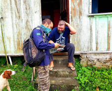 ILHA UEFRAZINA  - Equipes da Portos do Paraná e do Consórcio Boskalis/ Fabio Bruno/Sli/Dec realizaram nos últimos dias visitas a comunidades de ilhas do Litoral do Paraná para falar sobre a obra de desmonte de rochas (derrocamento), que acontecerá no Porto de Paranaguá.  -  Paranaguá, 26/08/2021  -  Foto: Pierpaolo Notta/Porto do Paraná