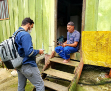 ILHA UEFRAZINA  - Equipes da Portos do Paraná e do Consórcio Boskalis/ Fabio Bruno/Sli/Dec realizaram nos últimos dias visitas a comunidades de ilhas do Litoral do Paraná para falar sobre a obra de desmonte de rochas (derrocamento), que acontecerá no Porto de Paranaguá.  -  Paranaguá, 26/08/2021  -  Foto: Pierpaolo Notta/Porto do Paraná