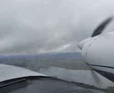 Imagens da aeronave no processo de semeadura de nuvens, realizado de dezembro a maio


. Foto: Sanepar