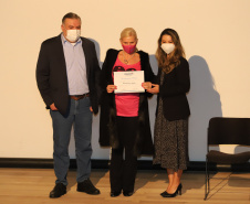 A Presidente do conselho da Superintendência de Ação Solidária, a primeira-dama Luciana Saito Massa e o secretário de Justiça, Família e Trabalho do Paraná, Ney Leprevost participam, nesta sexta-feira (27), de  evento em comemoração ao Dia Nacional do Voluntariado,  no Museu Oscar Niemeyer (MON).27/08/2021 - Foto: Geraldo Bubniak/AEN