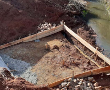 O Departamento de Estradas de Rodagem do Paraná (DER/PR) retomou este mês as obras de um novo viaduto em Água Boa, distrito de Paiçandu, na região Noroeste. A obra de arte especial, localizada no km 164 da PR-323, tem um valor de cerca de R$ 2 milhões para execução de sua estrutura de concreto armado. Foto:DER