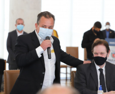 O governador Carlos Massa Ratinho Junior assina  nesta terça-feira (31)  novos contratos com Hospitais Filantrópicos, Santa Casa de Cambé,  Hospital Sao Rafael de Rolândia e Hospital  Cristo Rei de Ibiporã.  Na foto,  o prefeito de Cambe, Conrado Scheller .  31/08/2021 - Foto: Geraldo Bubniak/AEN