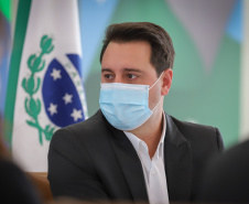 O governador Carlos Massa Ratinho Junior assina  nesta terça-feira (31)  novos contratos com Hospitais Filantrópicos, Santa Casa de Cambé,  Hospital Sao Rafael de Rolândia e Hospital  Cristo Rei de Ibiporã.  31/08/2021 - Foto: Geraldo Bubniak/AEN