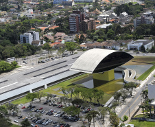 Excepcionalmente, o Museu Oscar Niemeyer (MON) estará aberto na segunda-feira (6/9) que antecede os feriados de 7 de setembro e Dia da Padroeira (8/9). Além da segunda, o Museu mantém seu funcionamento das 10h às 18h durante toda semana, inclusive nos feriados de terça e quarta-feira.  -  Curitiba, 31/08/2021  -  Foto: Joel Rocha