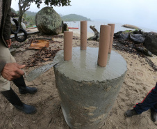 Portos do Paraná ensina tecnologia ?caxambu? nas comunidadesisoladas - Sistema de proteção de nascentes evita contaminação da água. Trabalho faz parte doprojeto de readequação de microssistemas de abastecimento de água nas áreas deabrangência dos portos paranaenses.  -  Paranaguá, 31/08/2021  -  Foto: Pierpaolo Notta/Portos do Paraná