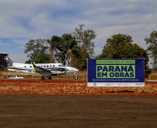 O governador Carlos Massa Ratinho Junior vistoriou, nesta quinta-feira (2), as obras de recapeamento asfáltico da pista do Aeroporto Municipal Aguinaldo Pereira Lima, em Siqueira Campos, região do Norte Pioneiro.   - Siqueira Campos, 02/09/2021  -  Foto: Gilson Abreu/AEN