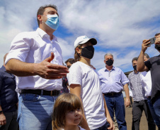 O governador Carlos Massa Ratinho Junior vistoriou, nesta quinta-feira (2), as obras de recapeamento asfáltico da pista do Aeroporto Municipal Aguinaldo Pereira Lima, em Siqueira Campos, região do Norte Pioneiro.   - Siqueira Campos, 02/09/2021  -  Foto: Gilson Abreu/AEN