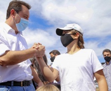 O governador Carlos Massa Ratinho Junior vistoriou, nesta quinta-feira (2), as obras de recapeamento asfáltico da pista do Aeroporto Municipal Aguinaldo Pereira Lima, em Siqueira Campos, região do Norte Pioneiro.   - Siqueira Campos, 02/09/2021  -  Foto: Gilson Abreu/AEN