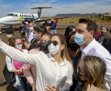 O governador Carlos Massa Ratinho Junior vistoriou, nesta quinta-feira (2), as obras de recapeamento asfáltico da pista do Aeroporto Municipal Aguinaldo Pereira Lima, em Siqueira Campos, região do Norte Pioneiro.   - Siqueira Campos, 02/09/2021  -  Foto: Gilson Abreu/AEN