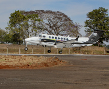 O governador Carlos Massa Ratinho Junior vistoriou, nesta quinta-feira (2), as obras de recapeamento asfáltico da pista do Aeroporto Municipal Aguinaldo Pereira Lima, em Siqueira Campos, região do Norte Pioneiro.   - Siqueira Campos, 02/09/2021  -  Foto: Gilson Abreu/AEN