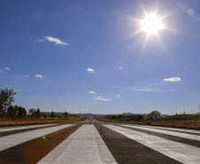 Governador vistoria etapa final da revitalização da pista do aeroporto de Siqueira Campos.
Foto Gilson Abreu/AEN