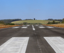 Governador vistoria etapa final da revitalização da pista do aeroporto de Siqueira Campos.
Foto Gilson Abreu/AEN