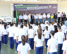 Governador entrega novos uniformes para alunos da escola cívico-militar de Jandaia do Sul  -  Jandaia do Sul, 03/09/2021  -  Foto: Ari Dias/AEN