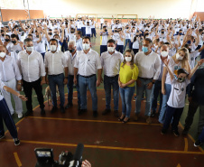 Governador entrega novos uniformes para alunos da escola cívico-militar de Jandaia do Sul  -  Jandaia do Sul, 03/09/2021  -  Foto: Ari Dias/AEN