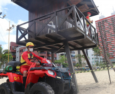 Nadar em segurança é somente próximo ao Posto de Guarda-Vidas do Corpo de Bombeiros  -  Curitiba, 04/09/2021  -  Foto: SESP-PR