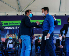 O governador Carlos Massa Ratinho Junior esteve nesta quinta-feira (9) em Palmas para o lançamento da pedra fundamental da pavimentação em concreto rígido de um trecho de 59,55 quilômetros da rodovia, além da implantação de 12,39 quilômetros de terceiras faixas. - Palmas, 09/09/2021 - Foto: Guilherme Flores