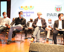  O governador Carlos Massa Ratinho Junior participou, nesta sexta-feira (10), do lançamento da Agro Laranjeiras, nova empresa de desmamados que fará um investimento inicial de R$ 377 milhões no Estado.  Laranjeiras do Sul, 10/09/2021  -  Foto: Ari Dias/AEN