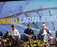  O governador Carlos Massa Ratinho Junior participou, nesta sexta-feira (10), do lançamento da Agro Laranjeiras, nova empresa de desmamados que fará um investimento inicial de R$ 377 milhões no Estado. Foto:Jonathan Campos/AEN