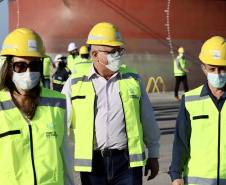 As obras e projetos em desenvolvimento nos portos do Paraná foram apresentados, nesta sexta-feira (10), para representantes da Agência Nacional de Transportes Terrestres (ANTT) e ministérios da Infraestrutura (Minfra) e Economia. A comitiva nacional visitou a sede administrativa da administração dos portos de Paranaguá e Antonina com o Grupo de Trabalho do Plano Estadual Ferroviário (GT Ferrovias).  -  Paranaguá, 10/09/2021  -  Foto: Claudio Neves/Portos do Paraná