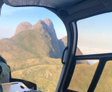 O Corpo de Bombeiros resgatou com vida um homem que estava perdido há seis dias, na região do Pico Paraná, neste domingo (12/09), após mais de 120 horas de operação. Foi mobilizada uma grande estrutura para busca e resgate da vítima por meio do Grupo de Operações de Socorro Tático (GOST).  -  Foto: BPMOA/GOST