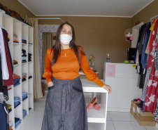 Josiane Duarte, proprietária de uma loja de roupas para o público evangélico, em Piraquara.
Foto Gilson Abreu/AEN