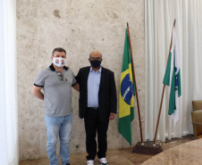 A Secretaria de Estado da Fazenda entregou nesta segunda-feira (13) os prêmios do último sorteio do Programa Nota Paraná. Na ocasião, compareceram as contribuintes de Curitiba ganhadoras dos prêmios máximos de R$ 1 milhão e R$ 200 mil reais e também representantes das entidades sociais que foram contempladas.  -  Curitiba, 13/09/2021  -  Foto: SEFA