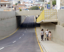 A Coordenação da Região Metropolitana de Curitiba (Comec) entregou nesta segunda-feira (13) a trincheira da Rua Arapongas, no cruzamento com a Avenida das Torres, em São José dos Pinhais. 
Foto Gilson Abreu/AEN
