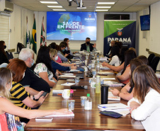 O Estado está recebendo a visita da equipe técnica da Secretaria de Atenção Primária à Saúde do Ministério da Saúde nesta semana para debater o contexto da pandemia. O objetivo do encontro é um acompanhamento das ações que estão sendo realizadas e futuras do cuidado integrado e dirigido à população dos 399 municípios.  -  Curitiba, 13/09/2021  -  Foto: Américo Antonio/SESA