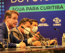  governador Carlos Massa Ratinho Junior e o prefeito de Curitiba, Rafael Greca, assinaram, nesta quarta-feira (15), o Decreto Municipal 1.172/2021 que cria a Reserva Hídrica do Futuro – área que receberá ações para melhorar a segurança hídrica da região.  15/09/2021  -  Foto: José Fernando Ogura/AEN