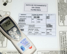 A Secretaria de Estado da Saúde (Sesa) recebeu mais 63.180 vacinas contra a Covid-19 da Pfizer/BioNTech nesta quarta-feira (15). O voo LA-3443 desembarcou no Aeroporto Internacional Afonso Pena, em São José dos Pinhais, às 12h55.-  Curitiba, 15/09/2021  -  Foto: Américo Antonio/SESA