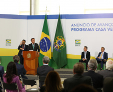 O governo federal anunciou nesta quarta-feira (15) mudanças nas diretrizes do programa Casa Verde e Amarela que deverão facilitar a aquisição de casa própria pela população de todo o País e em especial do Paraná, que possui a maior parceria vigente em habitação com a União. O evento em que foram apresentados os detalhes foi realizado em Brasília e teve a participação do vice-governador Darci Piana e do diretor-presidente da Cohapar, Jorge Lange. Foto: Camila Tonett