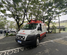 O município de Adrianópolis recebeu uma ambulância de suporte básico, para reforço do Serviço de Atendimento Móvel de Urgência (Samu). O veículo no valor de R$ 161,5 mil foi entregue nesta quarta-feira (15) pelo secretário de Estado da Saúde, Beto Preto.  -  Curitiba, 15/09/2021  -  Foto: Américo Antonio/SESA