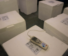 Governo do Estado do Parana recebe mais um lote de vacinas.Foto:Ari Dias/AEN