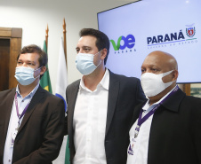 O anúncio da retomada da programação, suspensa desde março do ano passado em razão da pandemia de Covid-19, foi confirmada pelo governador Carlos Massa Ratinho Junior nesta quinta-feira (16), em ato no Palácio Iguaçu, que contou com a presença da diretoria da Aerosul, companhia área paranaense com sede em Rolândia, na Região Norte, uma das parceiras do projeto. Foto:Jonathan Campos/AEN