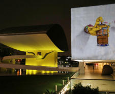 Governador Carlos Massa Ratinho Junior participa da abertura da exposição retrospectiva da carreira dos irmãos Gustavo e Otávio Pandolfo, OSGEMEOS , no Museu Oscar Niemeyer  -  Curitiba, 16/09/2021  -  Foto: José Fernando Ogura/AEN