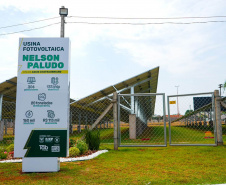 Secretários de Estado participaram, nesta quinta-feira (17), da inauguração da Usina Fotovoltaica Nelson Paludo, em Assis Chateaubriand. O chefe da Casa Civil, Guto Silva, e os secretários de Estado do Desenvolvimento Sustentável e do Turismo, Márcio Nunes, e da Agricultura e do Abastecimento, Norberto Ortigara, destacaram os benefícios de uma usina solar para os agricultores e também ao meio ambiente.  -  Assis Chateaubriand, 17/09/2021  -  Foto: SEDEST