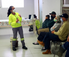 A Portos do Paraná promoveu na quinta-feira (16), na bacia hidrográfica do Baixo Rio Cachoeira, em Antonina, uma reunião com agricultores locais sobre o Programa de Recuperação de APPs Degradadas (PRAD).  - Paranaguá, 17/09/2021  -  Foto: Pierpaolo Notta/Portos do Paraná