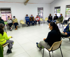 A Portos do Paraná promoveu na quinta-feira (16), na bacia hidrográfica do Baixo Rio Cachoeira, em Antonina, uma reunião com agricultores locais sobre o Programa de Recuperação de APPs Degradadas (PRAD).  - Paranaguá, 17/09/2021  -  Foto: Pierpaolo Notta/Portos do Paraná