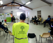 A Portos do Paraná promoveu na quinta-feira (16), na bacia hidrográfica do Baixo Rio Cachoeira, em Antonina, uma reunião com agricultores locais sobre o Programa de Recuperação de APPs Degradadas (PRAD).  - Paranaguá, 17/09/2021  -  Foto: Pierpaolo Notta/Portos do Paraná