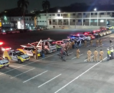 A operação da Ação Integrada de Fiscalização Urbana (AIFU) abordou 17 pontos comerciais na Capital entre a noite de sábado (18/09) e a madrugada de domingo (19/09). O trabalho resultou em sete estabelecimentos comerciais fechados e R$ 595.550,00 mil em multas aplicadas pelos agentes municipais. As equipes da AIFU dispersaram 1.684 pessoas de aglomerações. -  Curitiba, 19/09/2021  -  Foto: SESP-PR