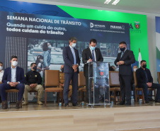 O governador Carlos Massa Ratinho Junior participa nesta segunda-feira (20),  do lançamento da Semana Nacional de Transito ao lado do secretário nacional de Trânsito, Frederico Carneiro, e do diretor-geral do Detran-PR, Wagner Mesquita.   20/09/2021 - Foto: Geraldo Bubniak/AEN