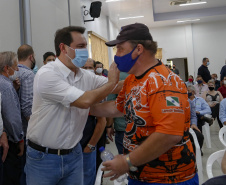 Marechal Cândido Rondon, no Oeste do Paraná, ganhará duas obras de infraestrutura muito aguardadas pela população. O governador Carlos Massa Ratinho Junior esteve no município nesta quarta-feira (22) e anunciou a liberação de cerca de R$ 22,8 milhões em recursos para a retomada do Contorno Oeste da cidade e para a remodelação da Avenida Rio Grande do Sul, uma das principais vias de entrada. 
Foto Gilson Abreu/AEN