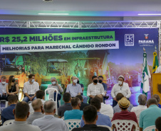 Marechal Cândido Rondon, no Oeste do Paraná, ganhará duas obras de infraestrutura muito aguardadas pela população. O governador Carlos Massa Ratinho Junior esteve no município nesta quarta-feira (22) e anunciou a liberação de cerca de R$ 22,8 milhões em recursos para a retomada do Contorno Oeste da cidade e para a remodelação da Avenida Rio Grande do Sul, uma das principais vias de entrada. 
Foto Gilson Abreu/AEN