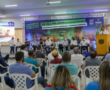 Marechal Cândido Rondon, no Oeste do Paraná, ganhará duas obras de infraestrutura muito aguardadas pela população. O governador Carlos Massa Ratinho Junior esteve no município nesta quarta-feira (22) e anunciou a liberação de cerca de R$ 22,8 milhões em recursos para a retomada do Contorno Oeste da cidade e para a remodelação da Avenida Rio Grande do Sul, uma das principais vias de entrada. 
Foto Gilson Abreu/AEN