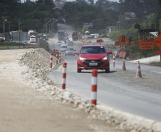 O Departamento de Estradas de Rodagem do Paraná (DER/PR) publicou nesta quarta-feira (22)o edital para contratar a elaboração de projeto e execução da obra de duplicação de um novotrecho da Rodovia dos Minérios (PR-092), desta vez no perímetro urbano de AlmiranteTamandaré, na Região Metropolitana de Curitiba (RMC). -  Curitiba, 23/09/2021  -  Foto: Jonathan Campos/AEN