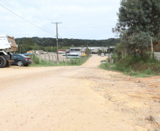 O governador Carlos Massa Ratinho Junior entrega nesta quinta-feira (23), em Mandirituba, na Região Metropolitana de Curitiba, 82 títulos de regularização fundiária para moradores dos bairros São João e Vila Queimados. E tambem  libera R$ 1,3 milhão para pavimentação de vias.    Rua Geraldo Claudino e a Rua Wilson Selusniak que receberao pavimentacao23/09/2021 - Foto: Geraldo Bubniak/AEN