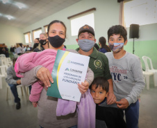 O governador Carlos Massa Ratinho Junior entrega nesta quinta-feira (23), em Mandirituba, na Região Metropolitana de Curitiba, 82 títulos de regularização fundiária para moradores dos bairros São João e Vila Queimados. E tambem  libera R$ 1,3 milhão para pavimentação de vias.   23/09/2021 - Foto: Geraldo Bubniak/AEN