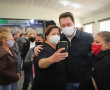 O governador Carlos Massa Ratinho Junior entrega nesta quinta-feira (23), em Mandirituba, na Região Metropolitana de Curitiba, 82 títulos de regularização fundiária para moradores dos bairros São João e Vila Queimados. E tambem  libera R$ 1,3 milhão para pavimentação de vias.   23/09/2021 - Foto: Geraldo Bubniak/AEN