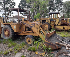 O Governo do Estado, por meio do Departamento de Estradas de Rodagem do Paraná (DER/PR), vai doar equipamentos e veículos pesados para prefeituras de todas as regiões do Paraná, por intermédio de sorteio nos casos em que houver mais de uma interessada.  -  Curitiba, 23/09/2021  -  Foto: DER